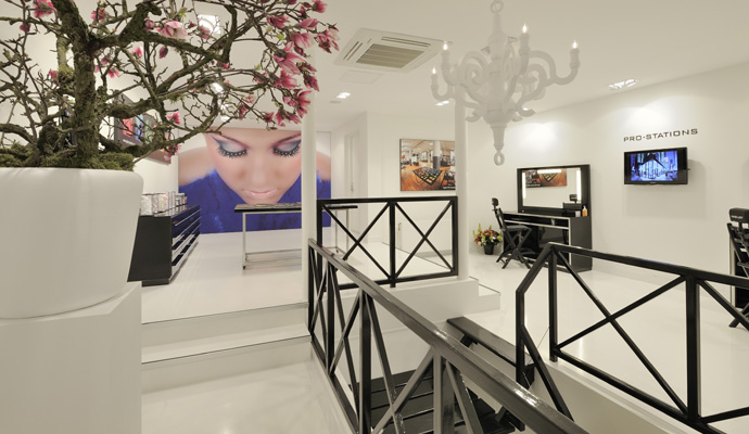 >> Interieur schoonheidssalon >> WSB Ladenbau Kosmetik: Successful Dutch Retail Design >